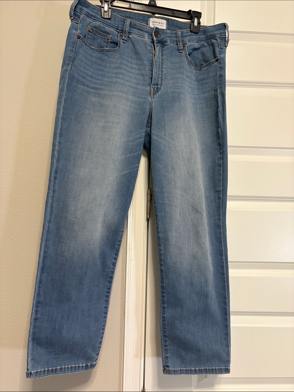 crown & ivy Light Blue Straight Leg Women's Jeans